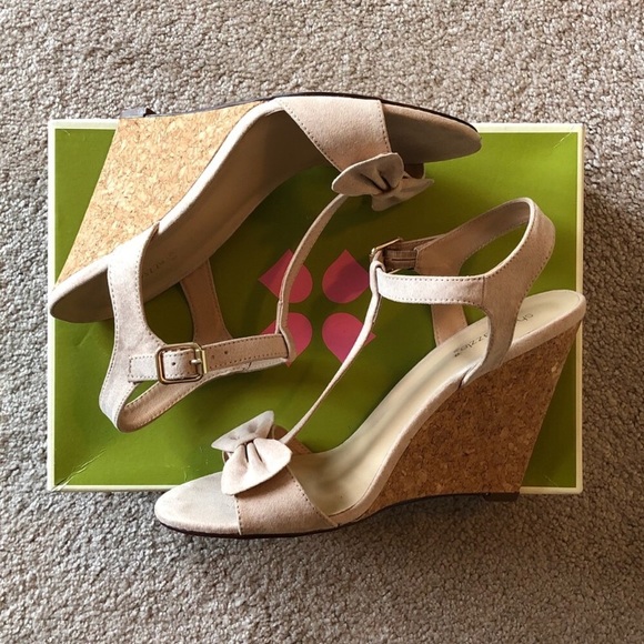 Shoe Dazzle Wedges - Picture 2 of 6